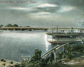 Postal con vista a la luz de la luna de un barco de pasajeros en el río Connecticut, Springfield, MA. A8