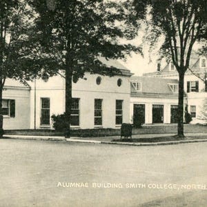 Postcard Early View of Alumnae Building at Smith College, Northampton, MA. P4