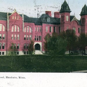 Cartão postal: Vista inicial da Escola Normal Estadual em Mankato, MN. W5