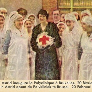 Postkarte Schweden Royalty mit Nursing Group. L9