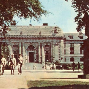 Postkarten-Ansicht der Bancroft Hall in der US Naval Akademie in Annapolis, Maryland. L3
