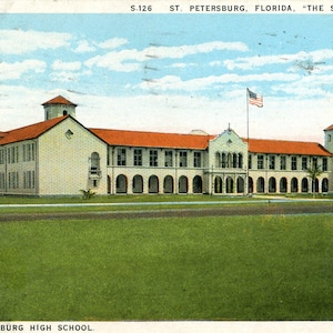 Cartão postal Vista inicial da St. Petersburg High School, St. Petersburg, FL. Z9