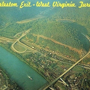 Carte postale Vue à vol d’oiseau de Charleston Exit, West Virginia Turnpike. P2