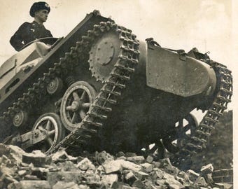 Postal fotográfica real de un tanque alemán en acción, Segunda Guerra Mundial, Alemania. B6