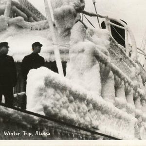 Carte postale RPPC Vue d'un voyage hivernal difficile en mer, Alaska Z3