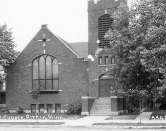 Cartão Postal Vista RPPC da Igreja ME em Aitkin, MN. aa6