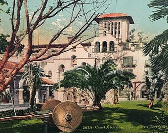 Postcard Court Yard at Glenwood Inn , Riverside, CA . U2