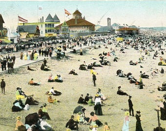 Postal antigua con vista aérea de bañistas en Revere Beach, Massachusetts. A8