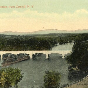 Cartão postal: Vista inicial das Montanhas Catskill de Catskill, Nova York. Ano 2