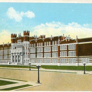 Cartão postal: Vista inicial do ensino médio e da faculdade em Hibbing, MN. W5