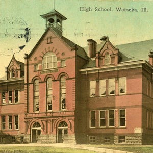 Cartão postal: Vista inicial da escola secundária em Watseka, Illinois. 2º ano
