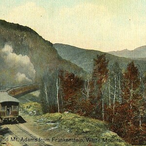 Vue de carte postale du train, du mont Adams et de Washington depuis le mont Frankenstein, NH. S6