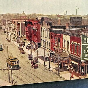 Postcard Antique View of Fox Street & Auror Beacon News Bldg.in Aurora, IL. W9