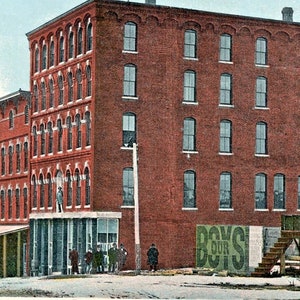 Ansichtskarte Frühe Ansicht von Barlett's Opera House & Hotel, Sunkoch, NH. L4