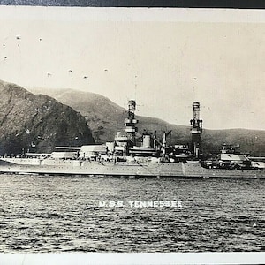 Carte postale RPPC USS Tennesee Battleship Destroyer, Bremerton, Washington. aa1