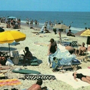 Postcard Beach Goers à « Playground of the South » à Virginia Beach, VA. Q5