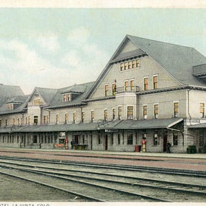 Cartão postal Vista antiga do Hotel Santa Fé em La Junta, CO. Z9