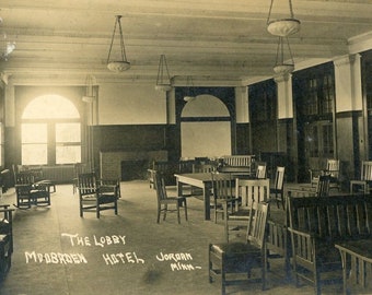 Cartão postal RPPC Vista do lobby do Mudbroen Hotel, Jordânia, MN, aa6