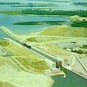 Postcard Aerial View of Eisenhower Lock in Massena, NY. Q7