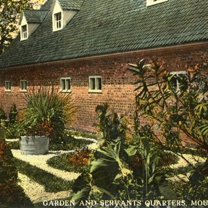 Cartão postal Vista antecipada do jardim e dos quartos dos empregados, Mount Vernon, VA. L1