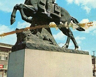 Postcard Pony Express Memorial Statue in St. Joseph, MO. P4