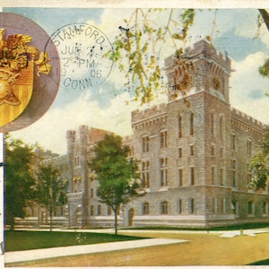 Cartão postal com vista antiga do prédio acadêmico em West Point, Escola Militar, Nova York. Z1