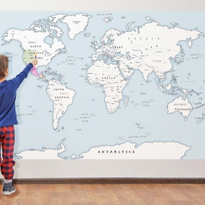 Mapa mundial para colorir - Oceano azul gigante Mapa mundial colorido para crianças - Decalque removível - Mapa de doodle infantil - Autoadesivo - Decalque de parede do mapa