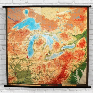 Carte en relief exagéré de la région des Grands Lacs des États-Unis - Vintage New Old Stock - Grande carte en relief extrême du Midwest | 5 pi x 5 pi (60 po. x 60 po.) |