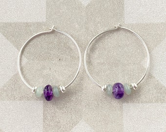 Pendientes de aro de plata de amazonita y amatista, pendientes de aro de 1 pulgada, delicados pendientes colgantes de piedras preciosas de color púrpura, regalo de joyería navideña para ella