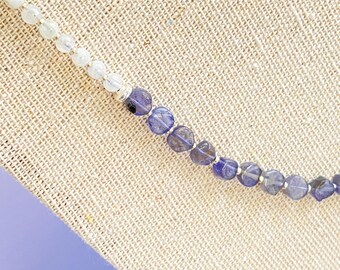 Collier Iolite et pierre de lune, bracelet enveloppant de perles, collier en pierre violette, bijoux en argent faits à la main, pile de cou de pierres précieuses, collier boho lux