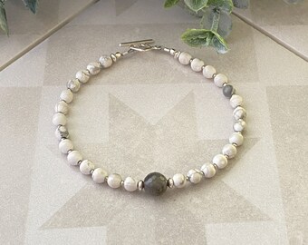 Howlite bracelet, labradorite jewelry, natural white stone bracelet, gemstone bead bracelet, summer bracelet, neutral gemstone bracelet