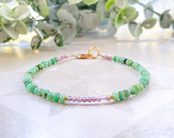 Pulsera esmeralda, pulsera de cuentas moradas, delicadas joyas de piedras preciosas verdes, pulsera de caramelo de piedras preciosas, joyas de oro de 14k, pila de pulseras delicadas