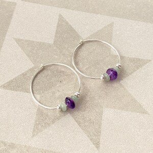 Créole en argent, boucle d'oreille en amazonite, créole de boucle d'oreille légère, cadeaux à moins de 40 dollars, cadeaux pour les amateurs de boucles d'oreilles, boucle d'oreille en perle violette image 5