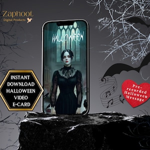 Puede incluir: Una tarjeta electrónica digital de Halloween que se muestra en un teléfono inteligente, con una mujer con un vestido negro. La palabra "HALLOWEEN" se muestra encima de ella. Un corazón rojo con el texto "Mensaje de Halloween pregrabado" está a la derecha. Un hexágono negro y dorado dice "Descarga instantánea Tarjeta de vídeo de Halloween".