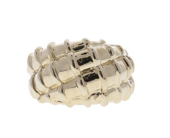 Scallop Style Gold Ring
