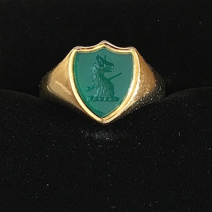 Antique Edwardian 18K Gold Intaglio Shield Ring Signet Crest