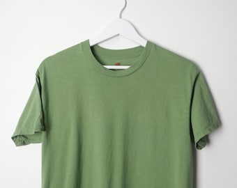 vintage 1990s plain basic CLASSIC Green t-shirt vintage top -- men's size medium