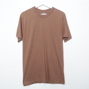 vintage 1970s 80s basic BROWN military style plain CLASSIC no logo t-shirt top -- size medium