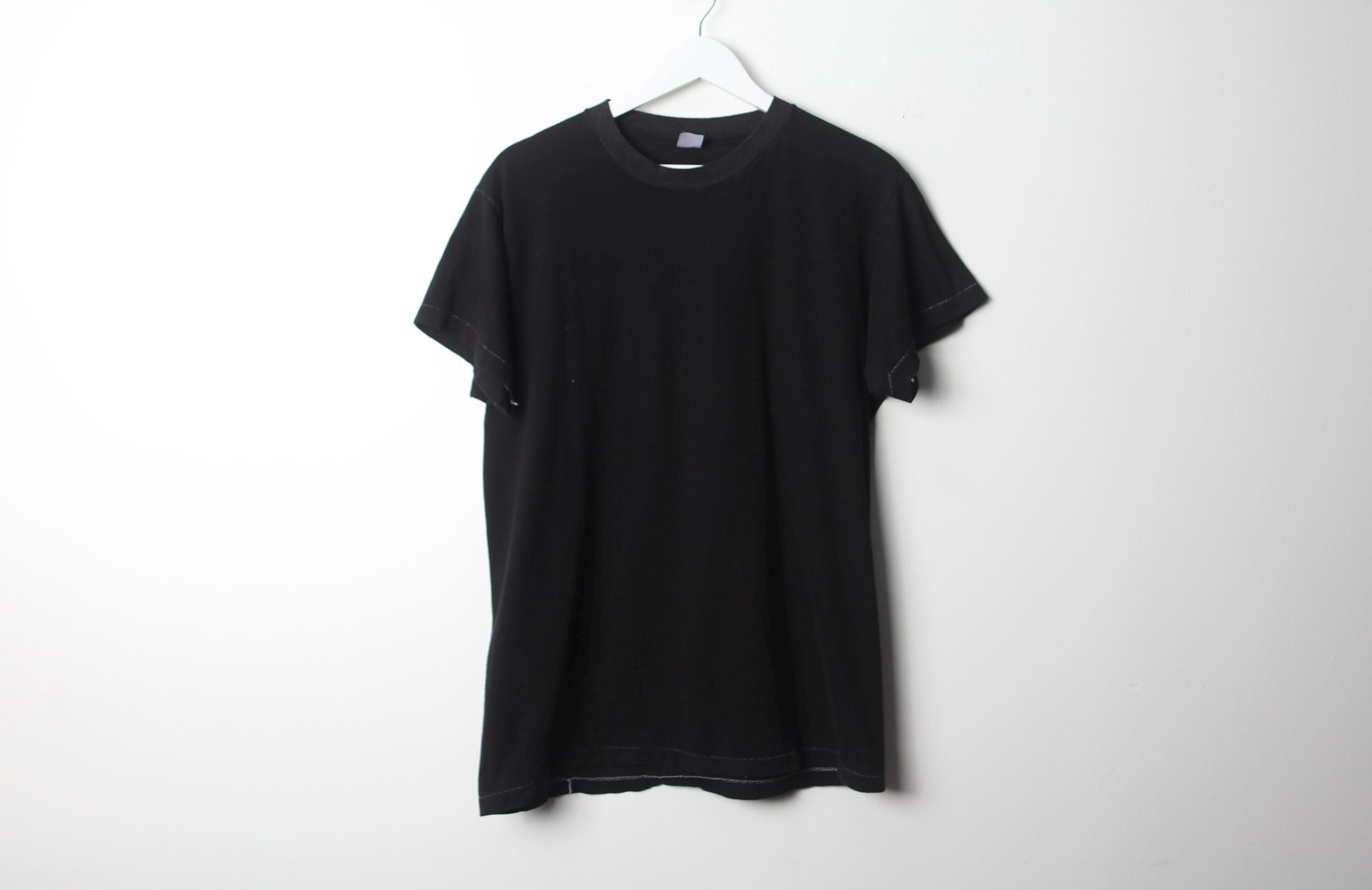 vintage BLACK pocket SHORT sleeve contrast stitch crewneck vintage 80s 90s black vintage plain no logo t shirt --- size large