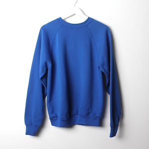 vintage BLUE slouchy BLANK no logo super soft vintage navy blue sweatshirt - size large - FREE shipping U.S.A