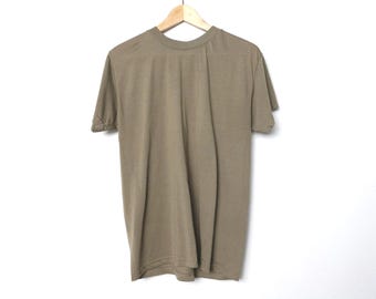 vintage 1980s military brown/green short sleeve SLOUCHY single stitch made in the U.S.A blank t-shirt -- Size Medium -- FREE shipping