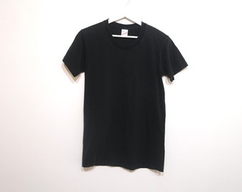 vintage CLASSIC 1980s soft blank BLACK basic blank vintage t-shirt -- size small
