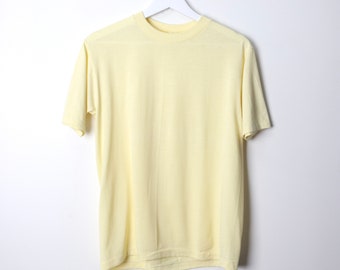 vintage YELLOW faded super soft 1970s 80s single stitch *PERFECT* vintage t shirt -- size small/medium