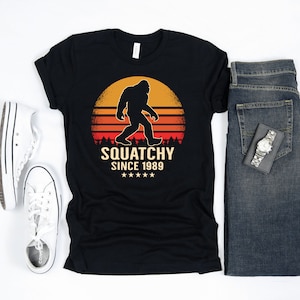 Bigfoot 30 Years Birthday gift, Born 1989 Sasquatch Yeti T-Shirt, Anniversary Bigfoot
