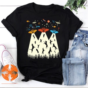 Vintage Dog Alien Abduction Shirt Retro Ufo Funny Dogs Vintage T-Shirt, Dog Alien Shirt, Funny Dog UFO Shirt, Funny Alien Shirt