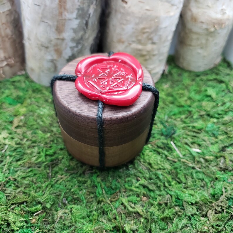 Flame Resin Mini Pine Cone Ring