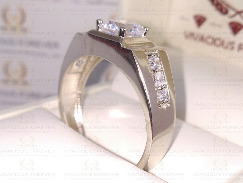 Men/'s Engagement Ring 2.00Ct Colorless Moissanite Round Excellent Cut 14Kt Solid White Gold Moissanite Ring Men/'s Wedding Ring Men/'s Band