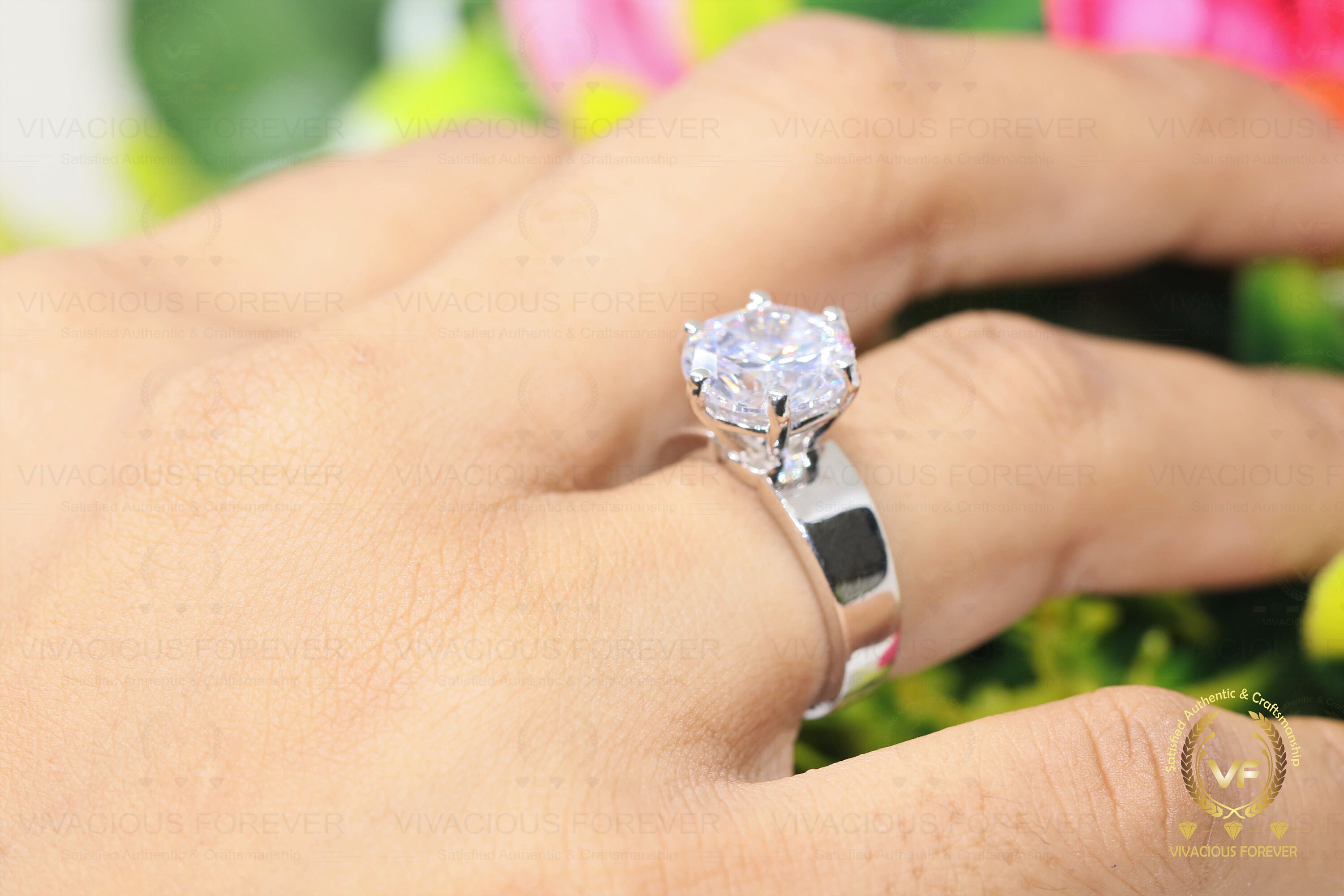 3 CT Moissanite Engagement Ring In Hidden Halo, 3 CT Crushed Ice Oval - Foto 4