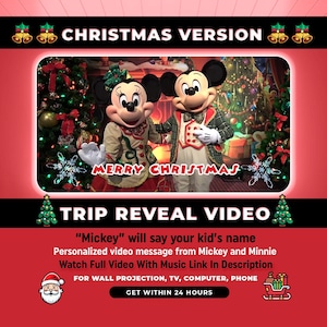 Może przedstawiać: Obraz promocyjny dla świątecznego filmu z ujawnieniem podr&oacute;ży z Myszka Miki i Minnie. Wyświetlany jest tekst "CHRISTMAS VERSION" i "MERRY CHRISTMAS". Film obiecuje spersonalizowaną wiadomość dla dzieci.