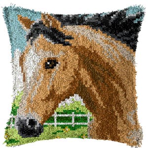 43x43cm Latch Hook Cushion Animals Horse Pre-Printed Color Canvas Acrylic Yarn Pillow Case Crochet Cushion Arts & Crafts
